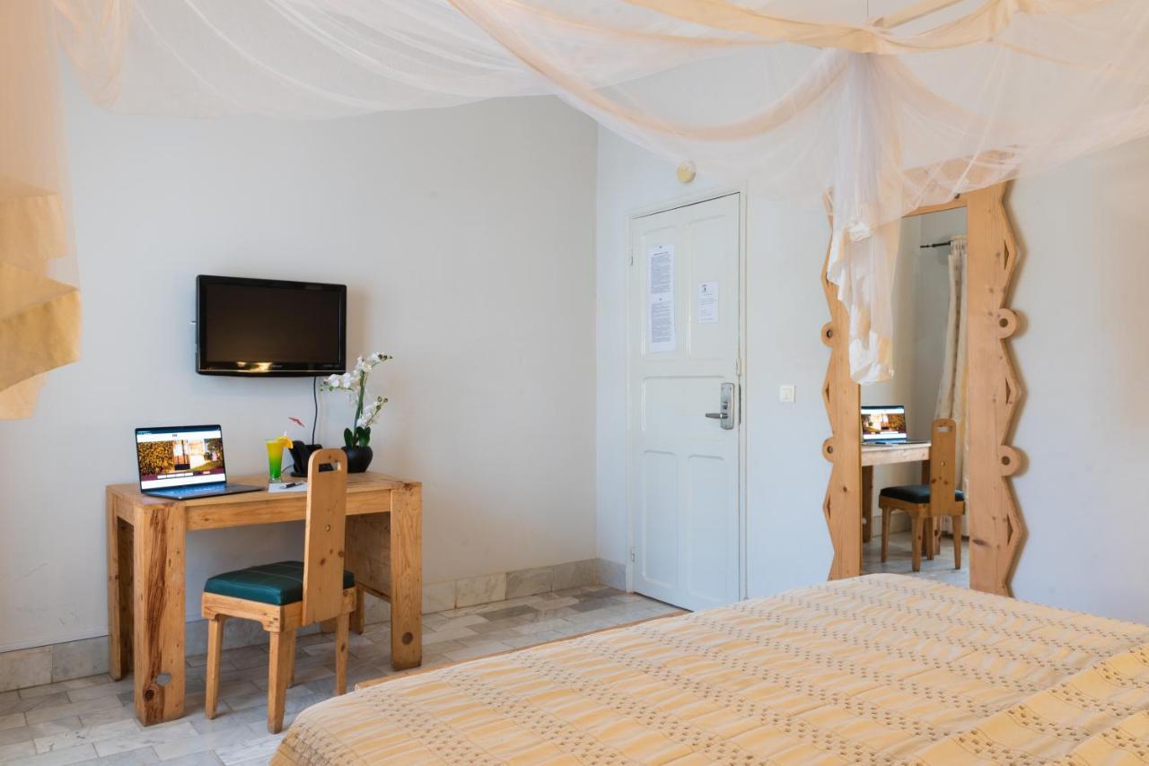 Le Lodge Des Almadies Дакар Екстериор снимка