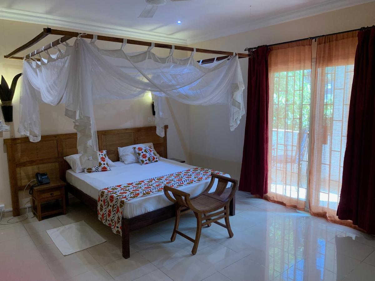 Le Lodge Des Almadies Дакар Екстериор снимка