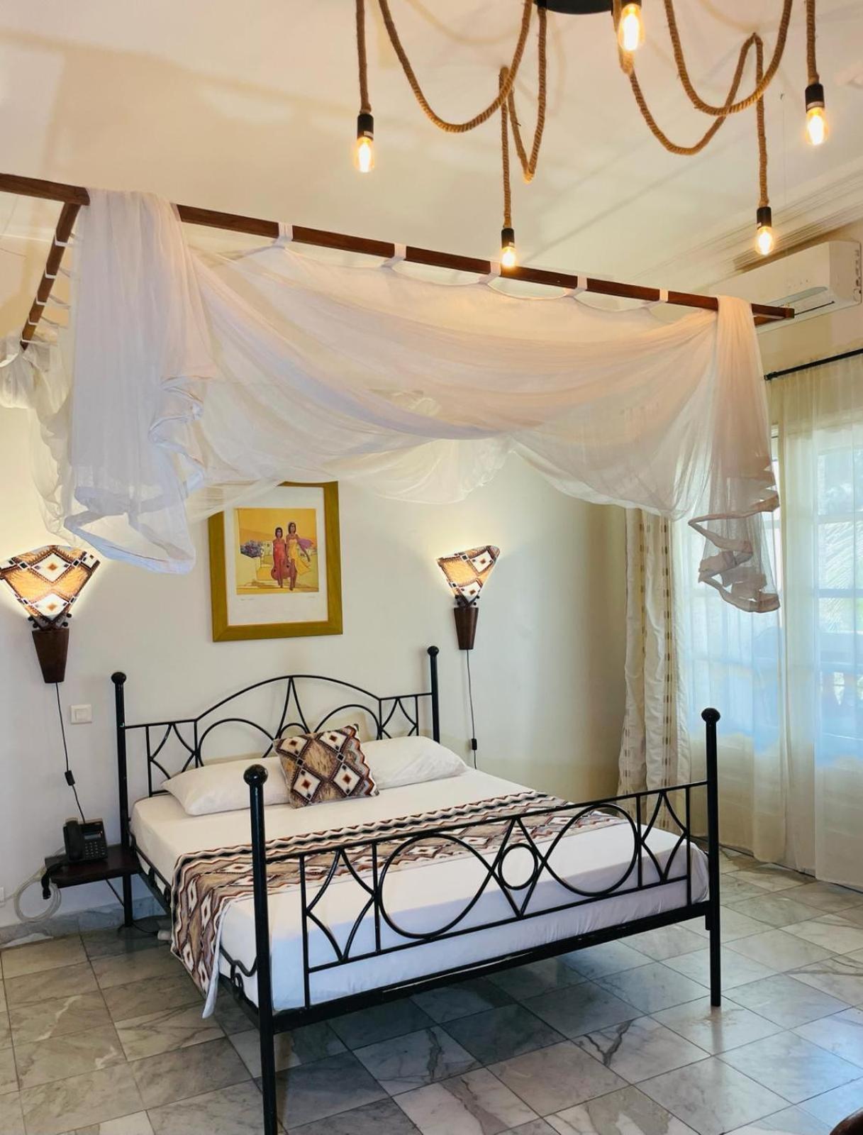 Le Lodge Des Almadies Дакар Екстериор снимка